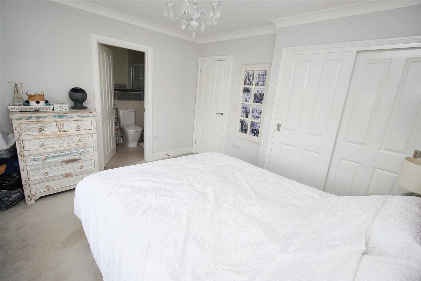 Larissa Close, Tilehurst, Reading